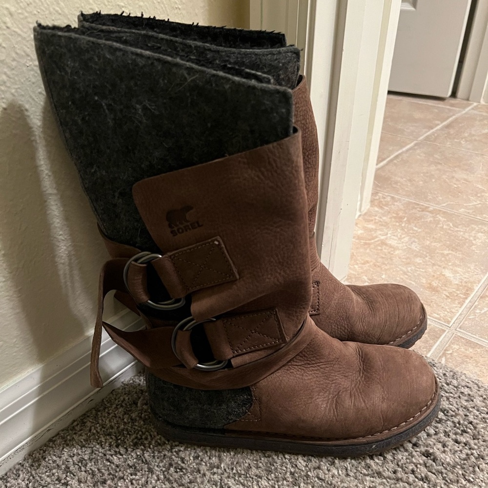 Final Mega Sale!! Sorel Leather & Boiled Wool Heavy-Duty yet Stylish Boots!